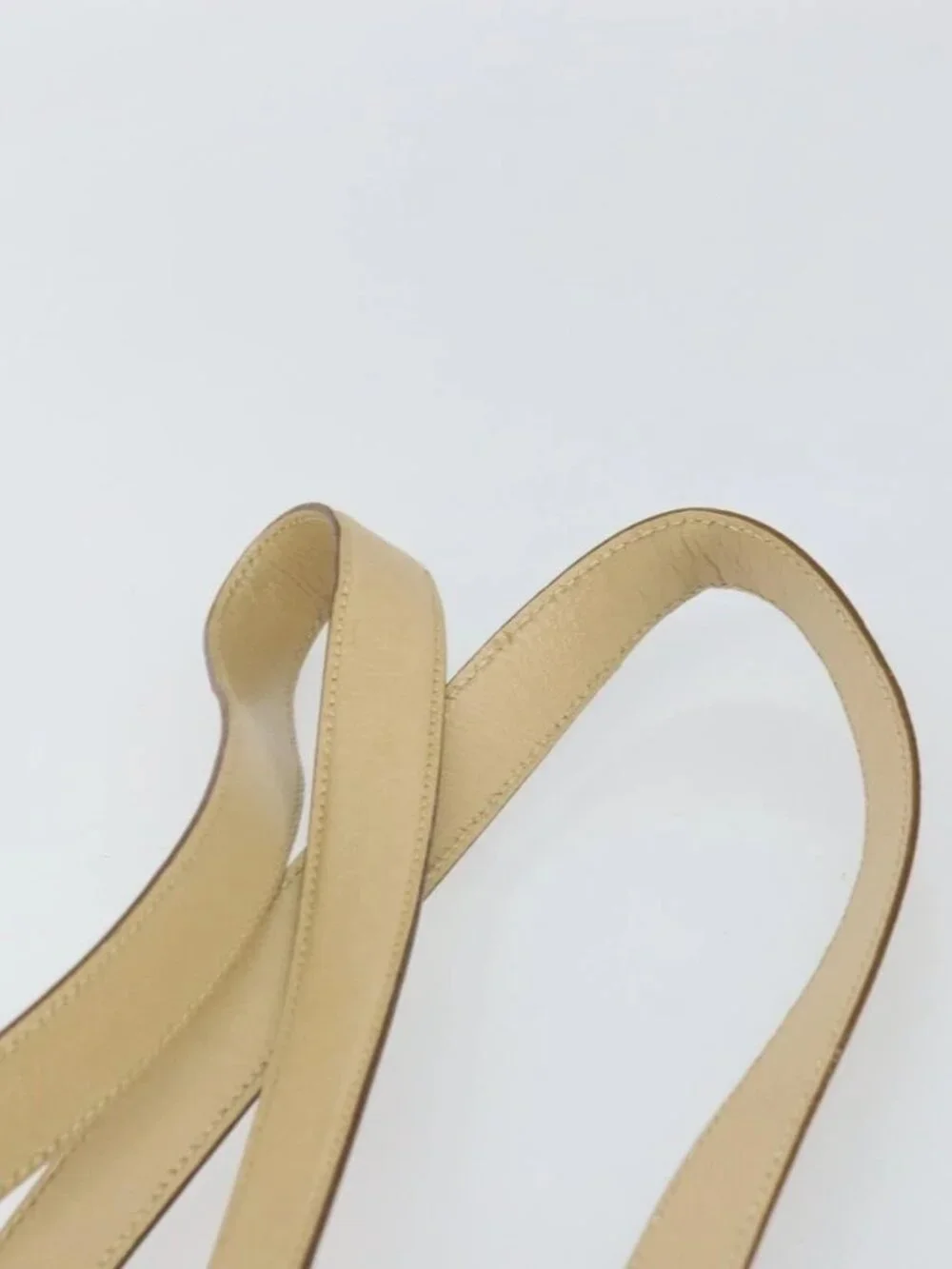 Salvatore Ferragamo Gancini Shoulder Bag Leather Beige Gold Auth 161430